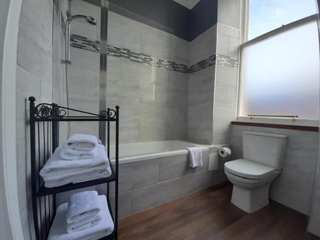 A Two Bedroom Apartment - Victorian Villa At 8 Priestfield Road Эдинбург Экстерьер фото